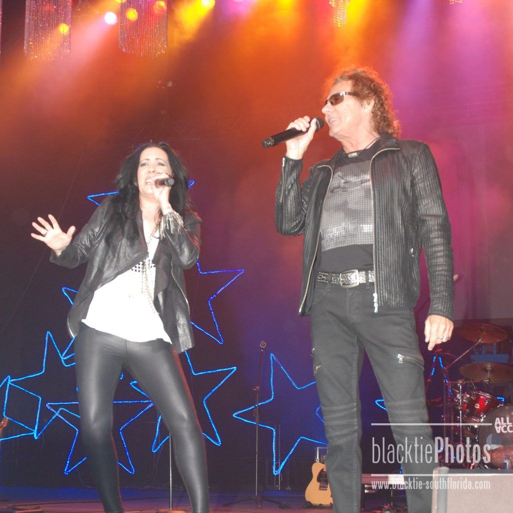 Starships Mickey Thomas With Special Guest Stephanie Calvert